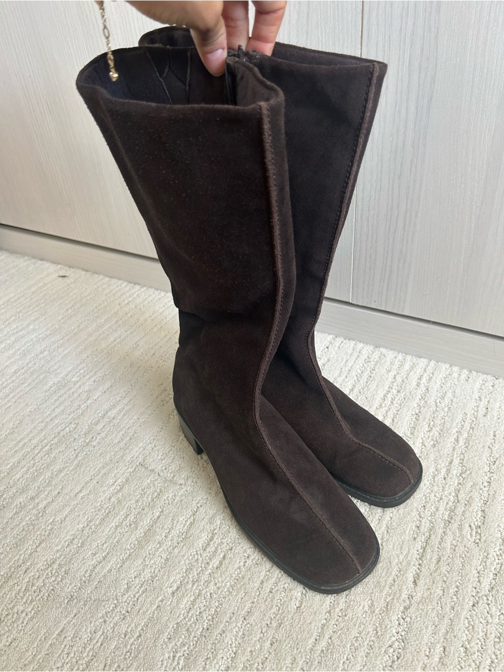 Aerosols Classic Women's Tall Suede Boot in Dark Brown NWOT size 8.5